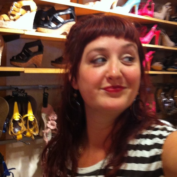 Meet your Posher, Leah - Picture 1 of 1